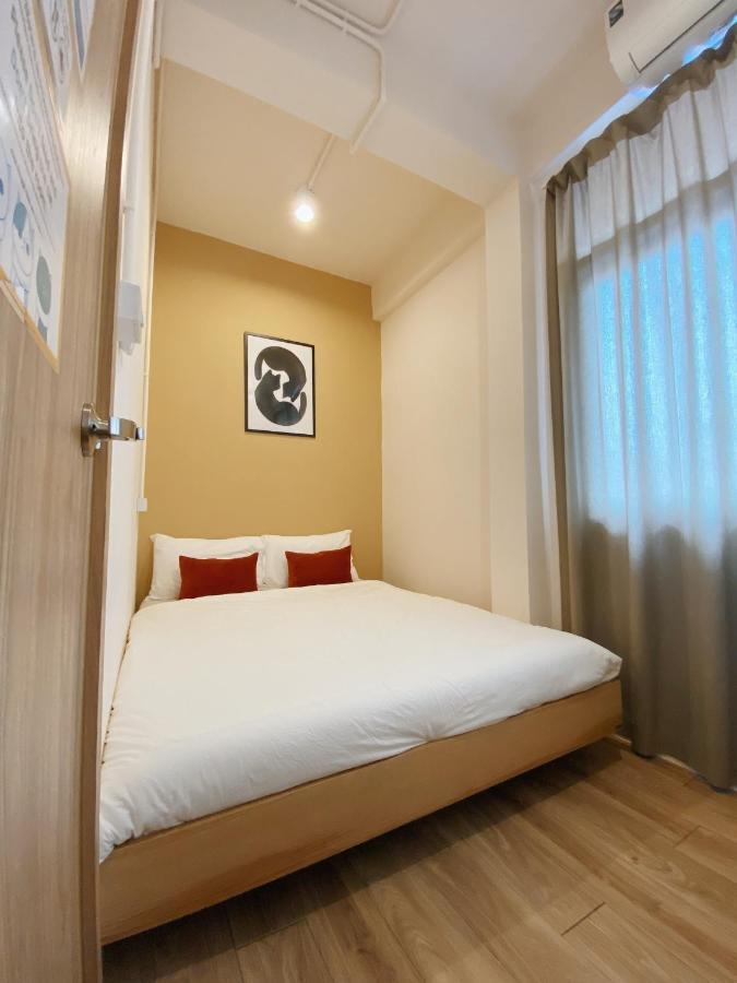 Ben&Pooh Hostel Bangkok Buitenkant foto